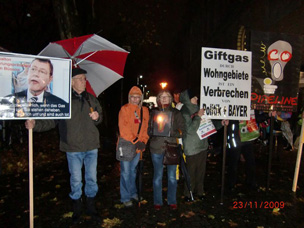 Mahnwache gegen die CO-Pipeline der IG Erkrath vor dem Ständehaus in Düsseldorf