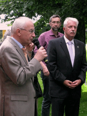 rechts im Bild Landrat Thomas Hendele (CDU)