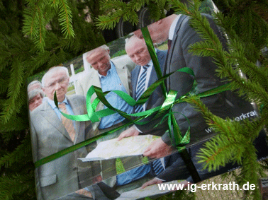 2012-11-26 - IG Erkrath schmückte Weihnachtsbaum